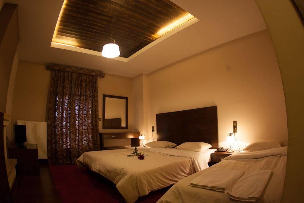 Titagion Hotel Пластірас Екстер'єр фото
